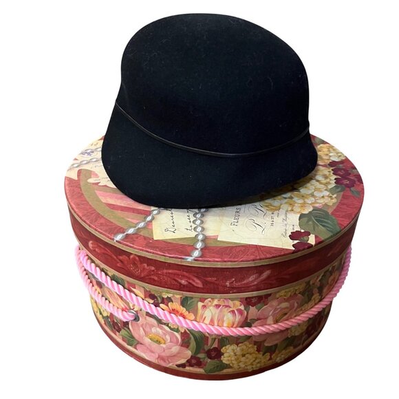 Vintage Ophelie Hats Black Wool Felt Cloche Feather Decoration Used and Box main image 15